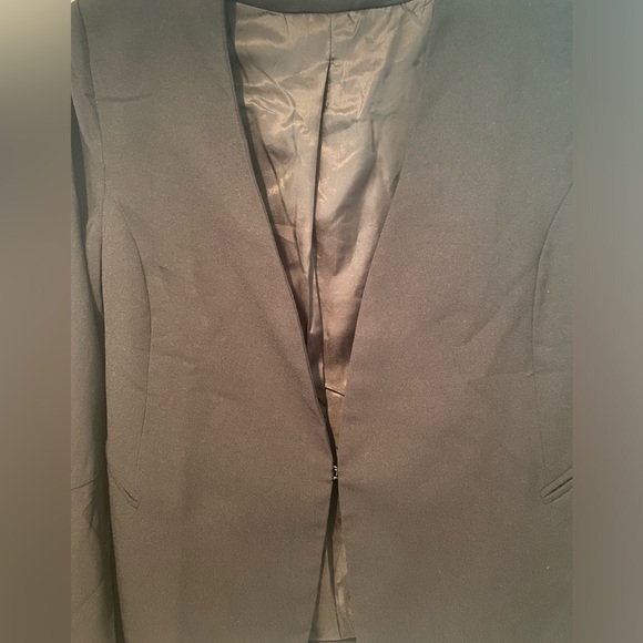 EUC Tea n Cup Women’s Bell Sleeve Blazer - Black, size M - Picture 6 of 6